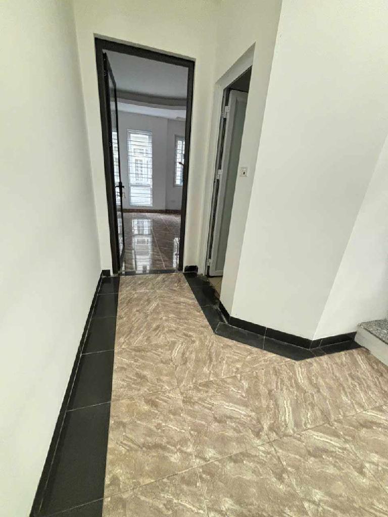 Bán nhà đẹp Hồ Tùng Mậu, 5 tầng, 50m ra phố, Đầy đủ tiện ích, Ở hoặc cho thuê
