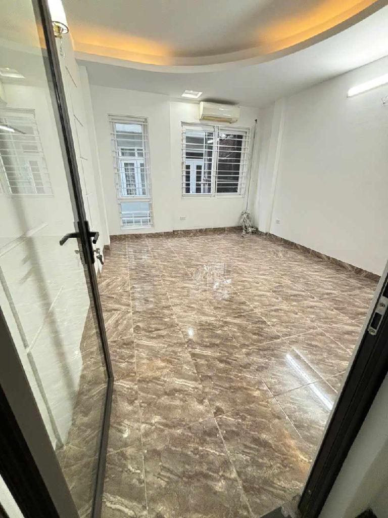 Bán nhà đẹp Hồ Tùng Mậu, 5 tầng, 50m ra phố, Đầy đủ tiện ích, Ở hoặc cho thuê