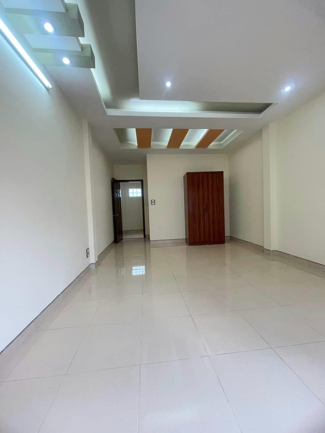 Chỉ nhỉnh 8 tỷ, Nhà đẹp 5 tầng lô góc phố Trần Cung, Gần mặt phố, An sinh tốt, Nhà đẹp, Ở hoặc cho thuê