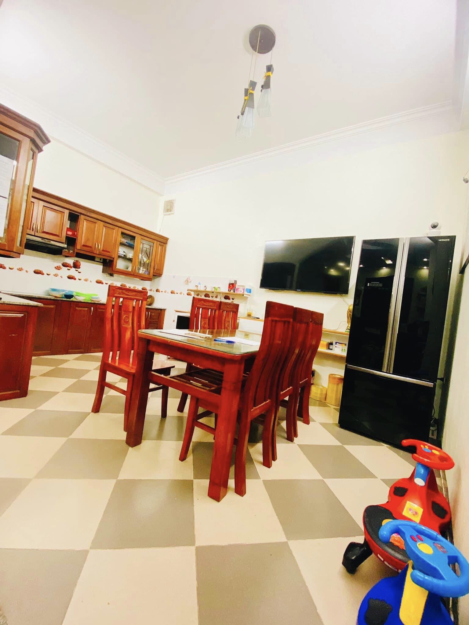 Bán nhà 5 tầng mặt đường Phương Canh, Nam Từ Liêm, Ôtô tránh, Đầy đủ tiện ích, Nhà đẹp, Kinh doanh tốt