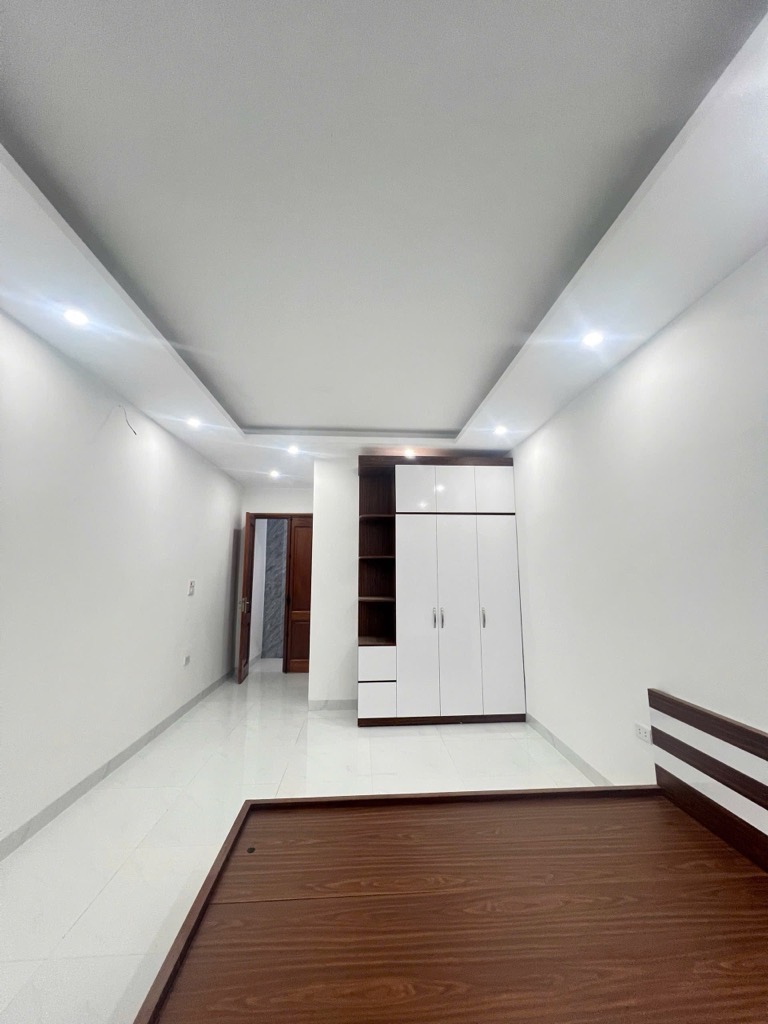 Bán nhà 6 tầng thang máy quận Nam Từ Liêm, Ngõ nông, Gần oto, 2 thoáng, Full nội thất, Nhà đẹp ở luôn