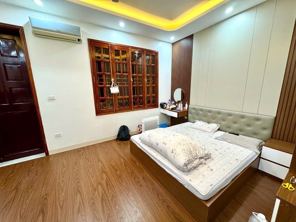 Bán nhà 5 tầng thang máy 65m2 quận Bắc Từ Liêm, Gần phố, Oto vào nhà, Dân trí cao, Ngõ thông, Kinh doanh tốt