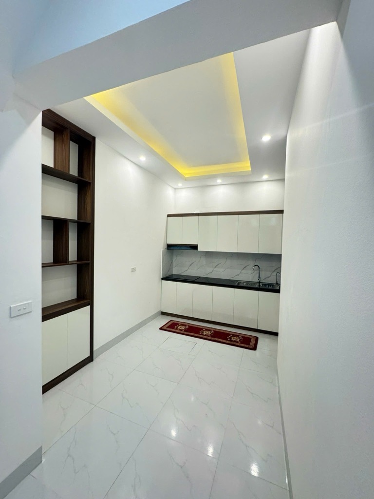 Bán nhà 43m2 phố Đội Cấn, Ba Đình, Ngõ nông, Gần phố, An sinh tốt, Đầy đủ nội thất, Nhà đẹp ở luôn