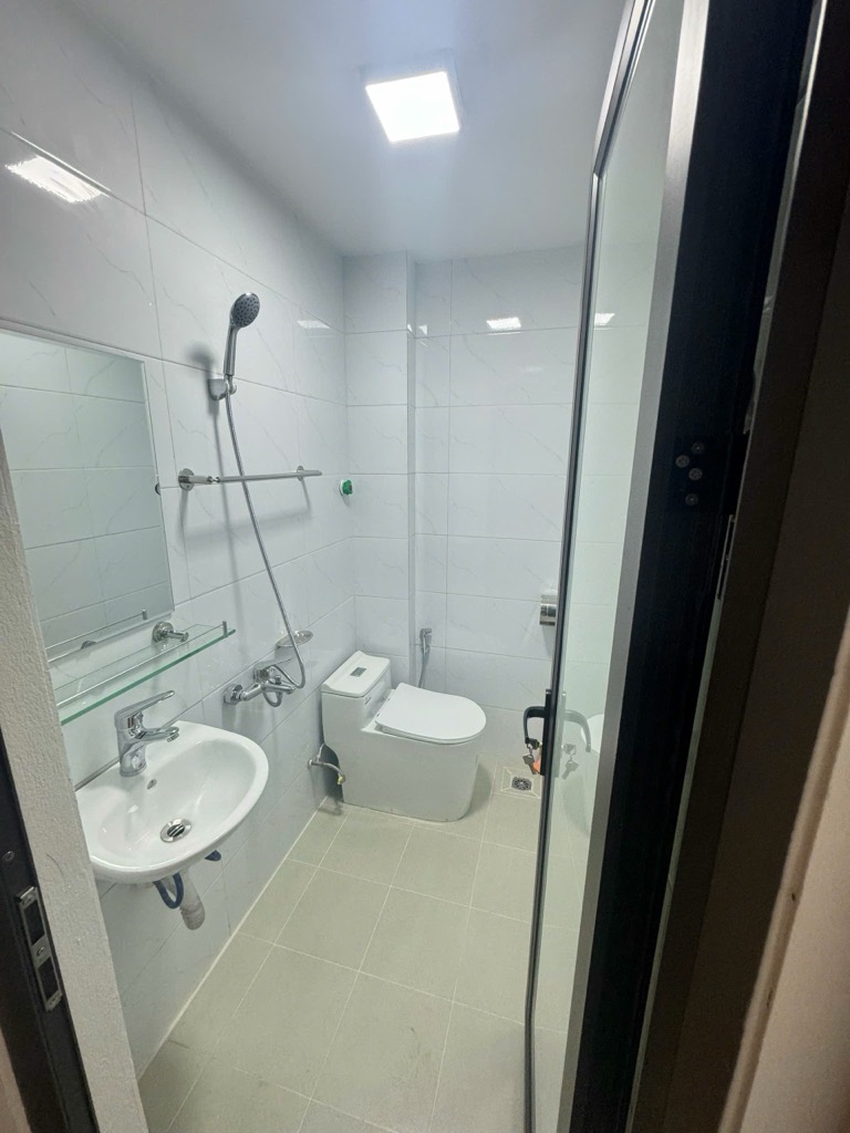 Bán nhà 43m2 phố Đội Cấn, Ba Đình, Ngõ nông, Gần phố, An sinh tốt, Đầy đủ nội thất, Nhà đẹp ở luôn