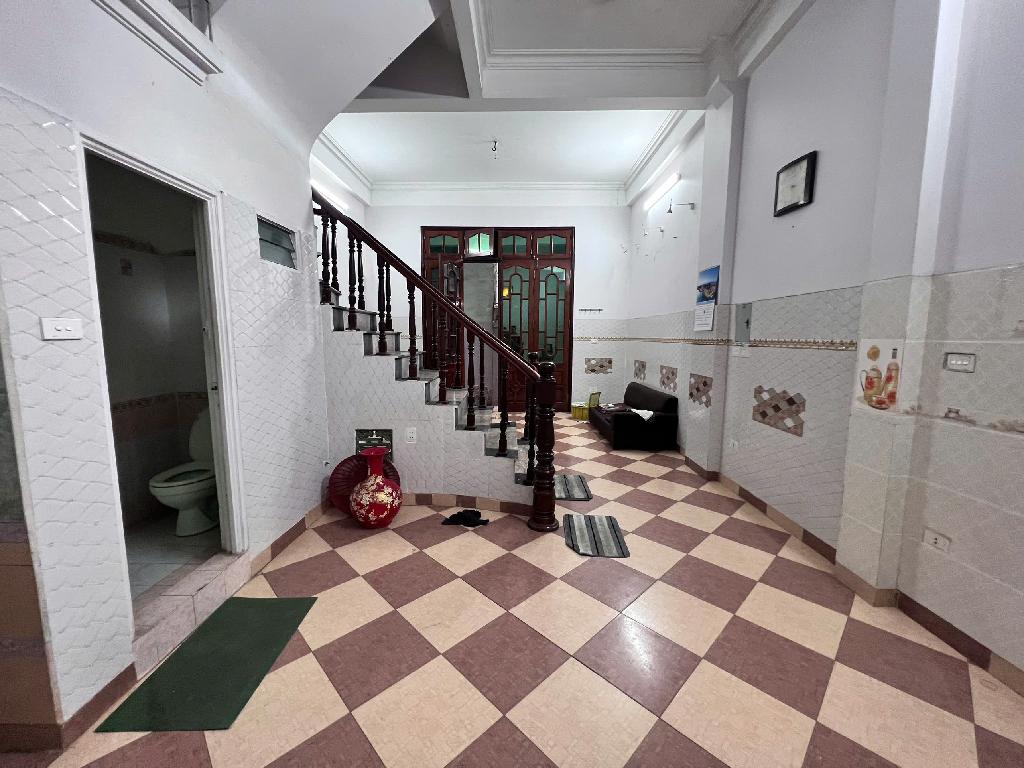 Bán nhà 50m2 chỉ 7.x tỷ phố Vĩnh Phúc, Ba Đình, 30m ra oto tránh, Mặt tiền rộng, 2 thoáng, Ngõ thông, Nhà đẹp ở luôn