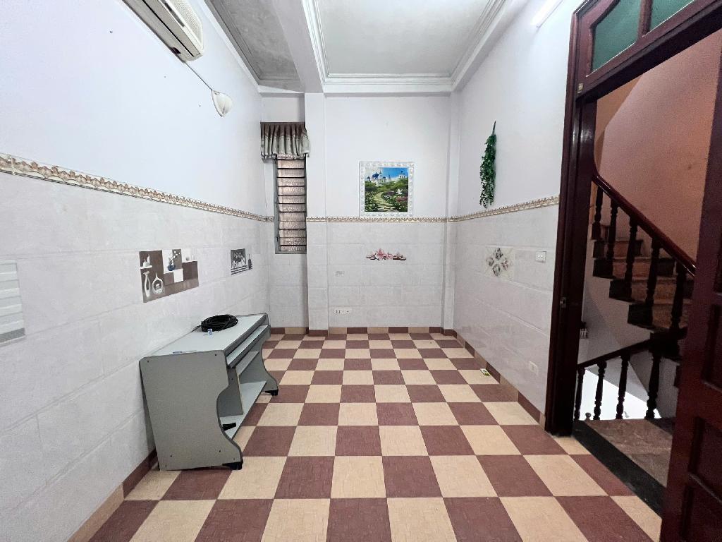 Bán nhà 50m2 chỉ 7.x tỷ phố Vĩnh Phúc, Ba Đình, 30m ra oto tránh, Mặt tiền rộng, 2 thoáng, Ngõ thông, Nhà đẹp ở luôn