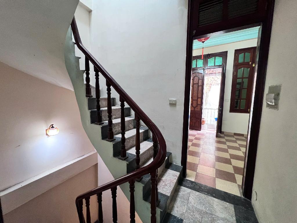 Bán nhà 50m2 chỉ 7.x tỷ phố Vĩnh Phúc, Ba Đình, 30m ra oto tránh, Mặt tiền rộng, 2 thoáng, Ngõ thông, Nhà đẹp ở luôn