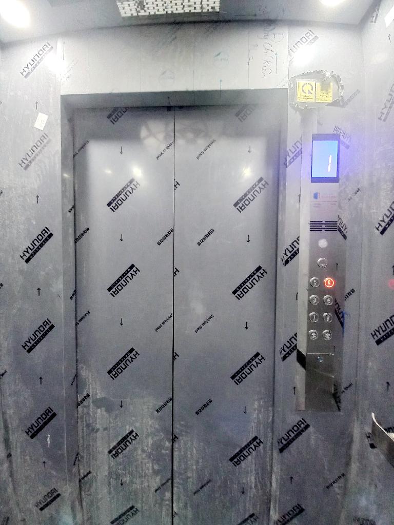 Bán nhà 6 tầng thang máy Hoàng Quốc Việt, Cầu Giấy, Phân lô, Oto vào nhà, An sinh tốt, Nhà đẹp ở luôn