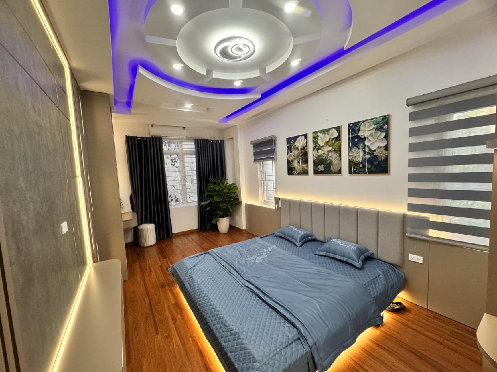 Bán nhà 5 tầng phố Đội Cấn, Ba Đình, Gần oto, Gần phố, Nhà đẹp, Ở hoặc cho thuê