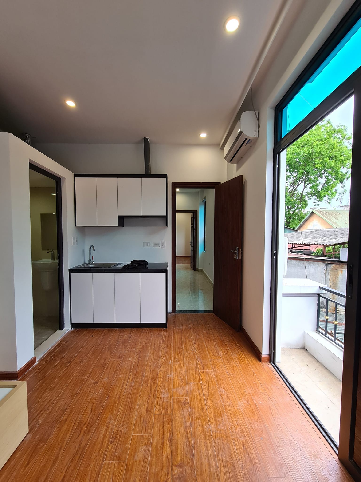 Bán CCMN 45m2, 6 tầng thang máy phố Đức Diễn, Oto đỗ cửa, Dòng tiền tốt chỉ nhỉnh 8 tỷ