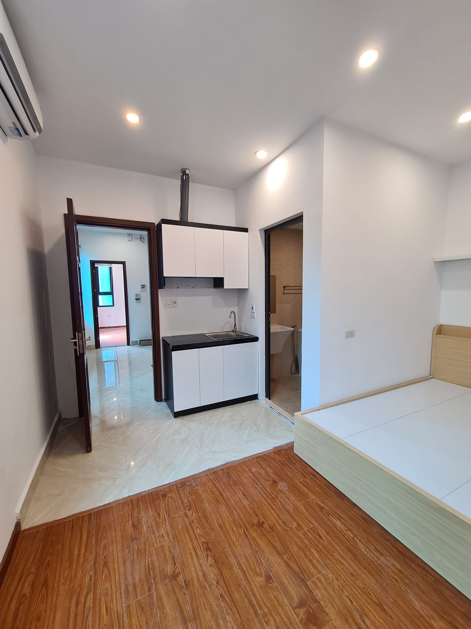 Bán CCMN 45m2, 6 tầng thang máy phố Đức Diễn, Oto đỗ cửa, Dòng tiền tốt chỉ nhỉnh 8 tỷ
