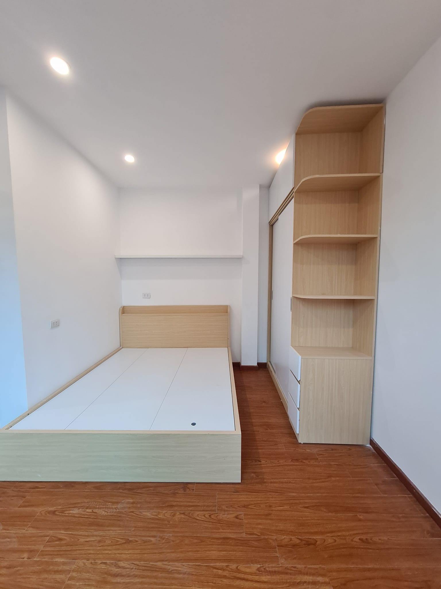 Bán CCMN 45m2, 6 tầng thang máy phố Đức Diễn, Oto đỗ cửa, Dòng tiền tốt chỉ nhỉnh 8 tỷ