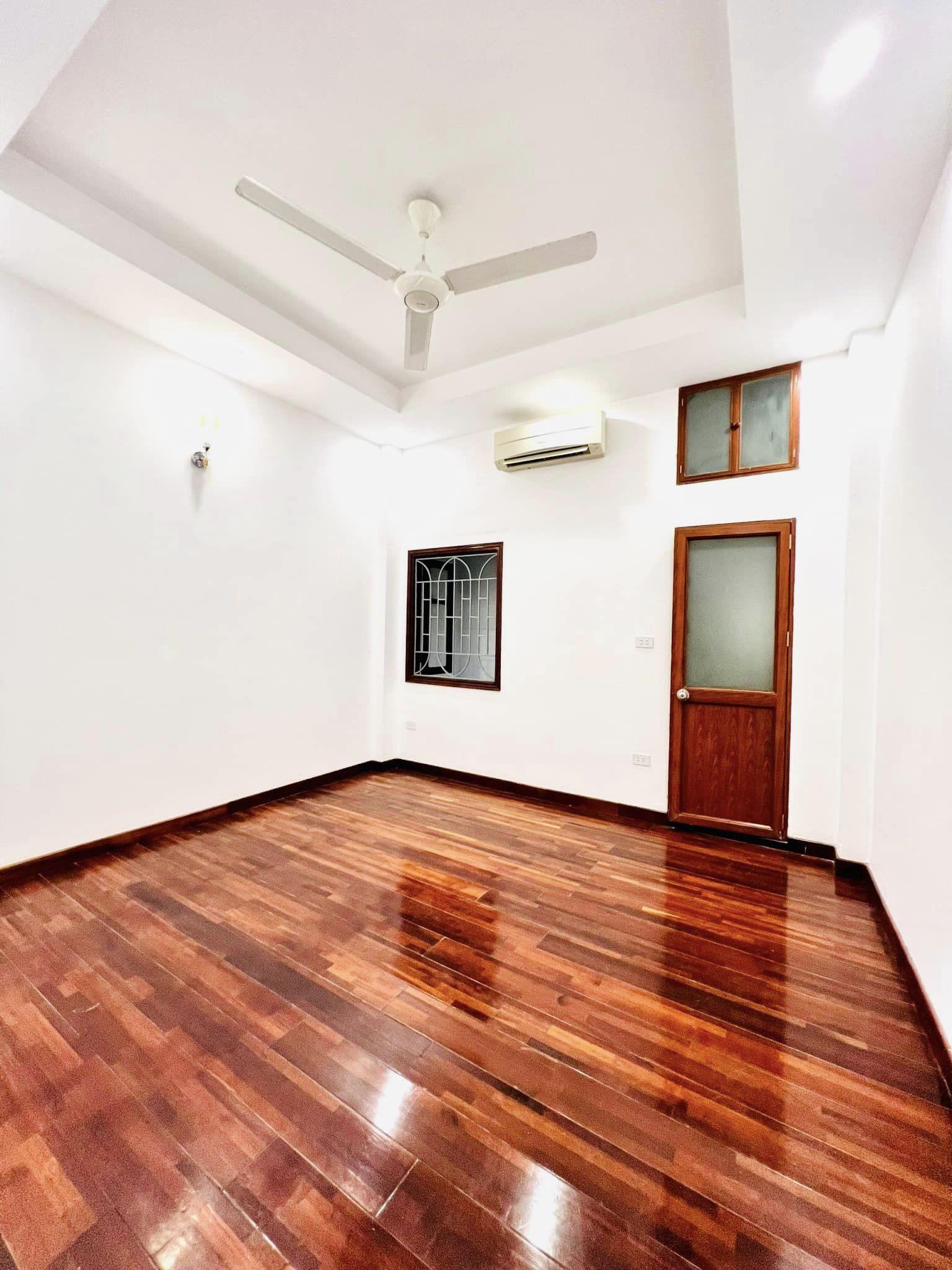 Bán nhà 45m2 chỉ nhỉnh 7 tỷ quận Nam Từ Liêm, Ngõ rộng thông thoáng, Đầy đủ tiện ích, Nhà đẹp ở ngay