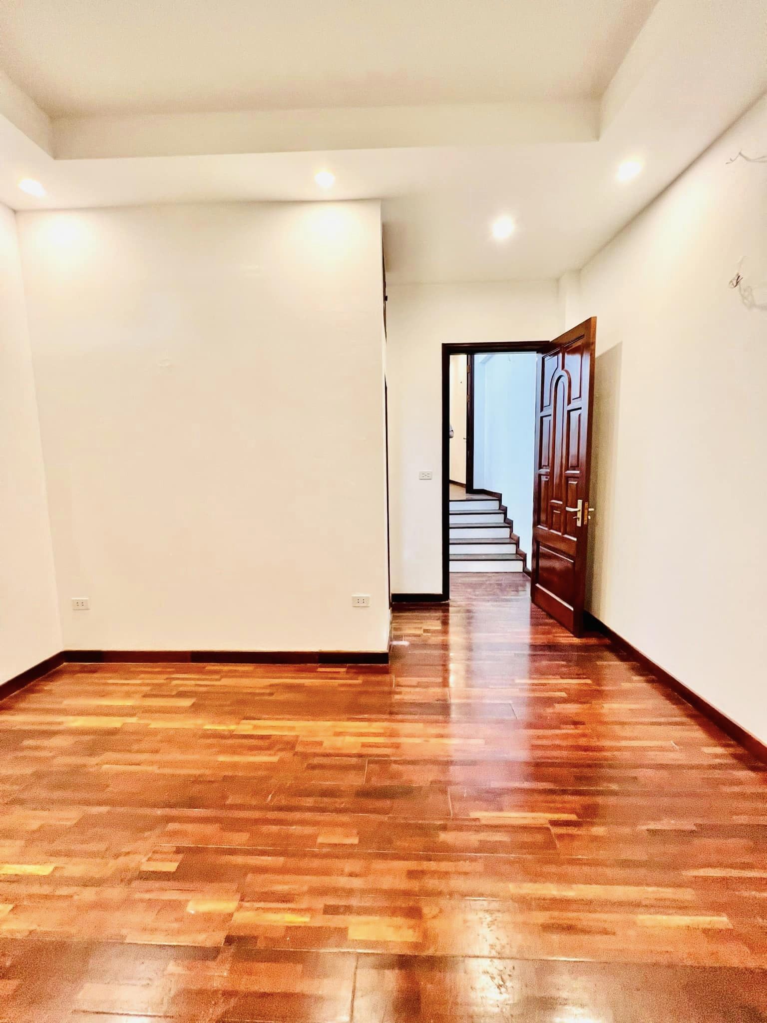 Bán nhà 45m2 chỉ nhỉnh 7 tỷ quận Nam Từ Liêm, Ngõ rộng thông thoáng, Đầy đủ tiện ích, Nhà đẹp ở ngay