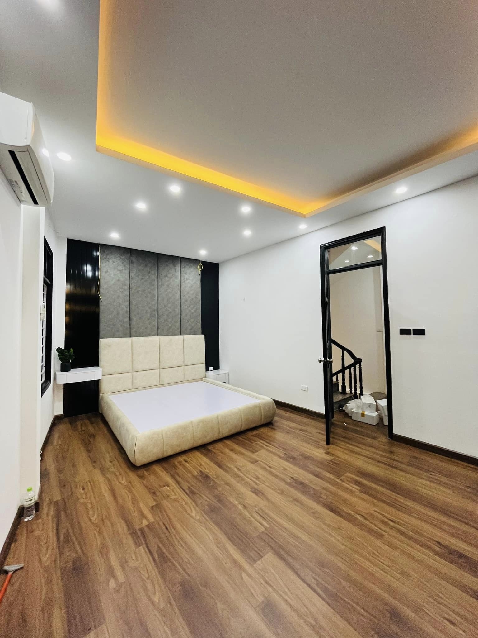Bán nhà 5 tầng phố Xuân Thủy, Cầu Giấy, Gần oto, Gần phố, Ngõ thông, Nhà đẹp, Tặng full nội thất