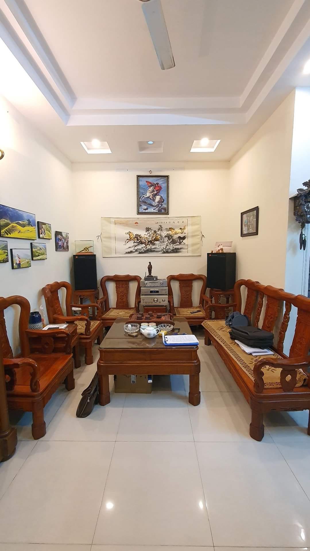 Bán nhà 5 tầng 40m2 đường Cầu Giấy, 30m ra oto, Gần phố, An sinh tốt, Ngõ thông, Ở hoặc cho thuê