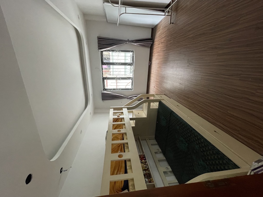 Bán nhà 35m2 Cổ Nhuế, Phạm Văn Đồng chỉ nhỉnh 5 tỷ, Ngõ nông, Gần phố, Nhà đẹp ở luôn