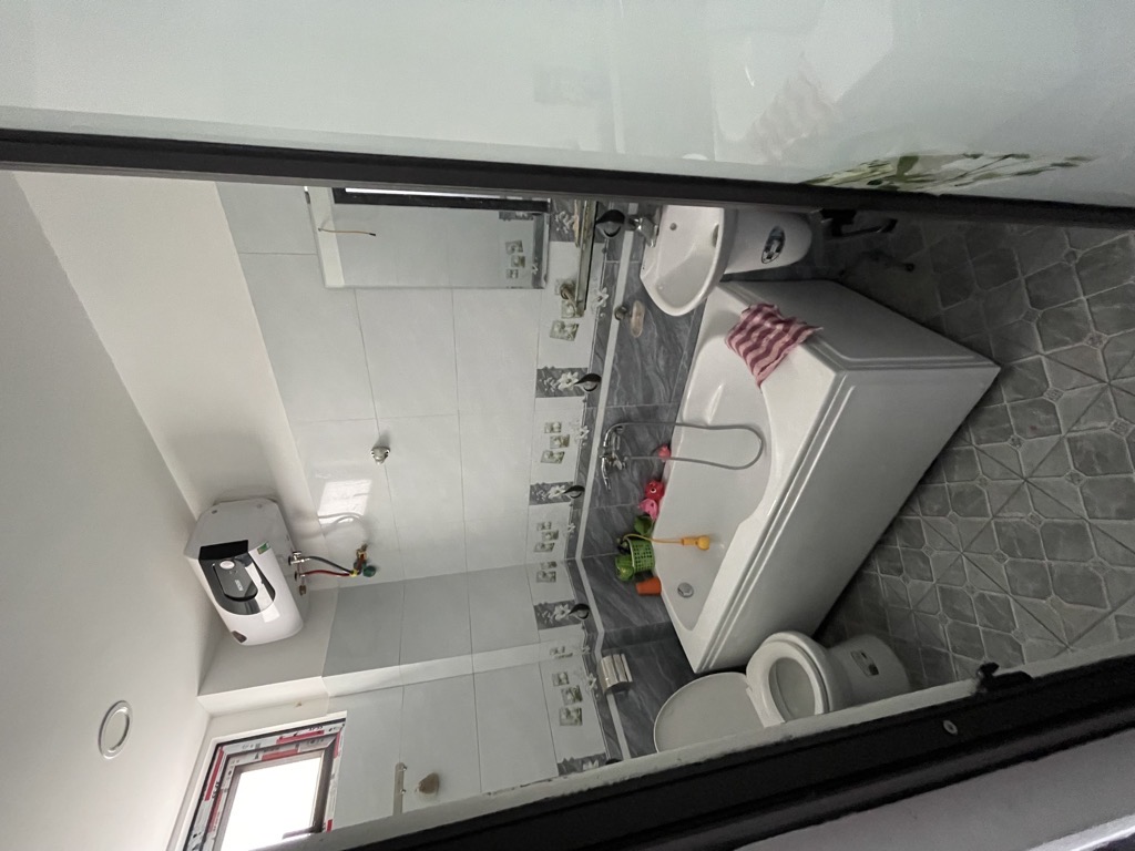 Bán nhà 35m2 Cổ Nhuế, Phạm Văn Đồng chỉ nhỉnh 5 tỷ, Ngõ nông, Gần phố, Nhà đẹp ở luôn