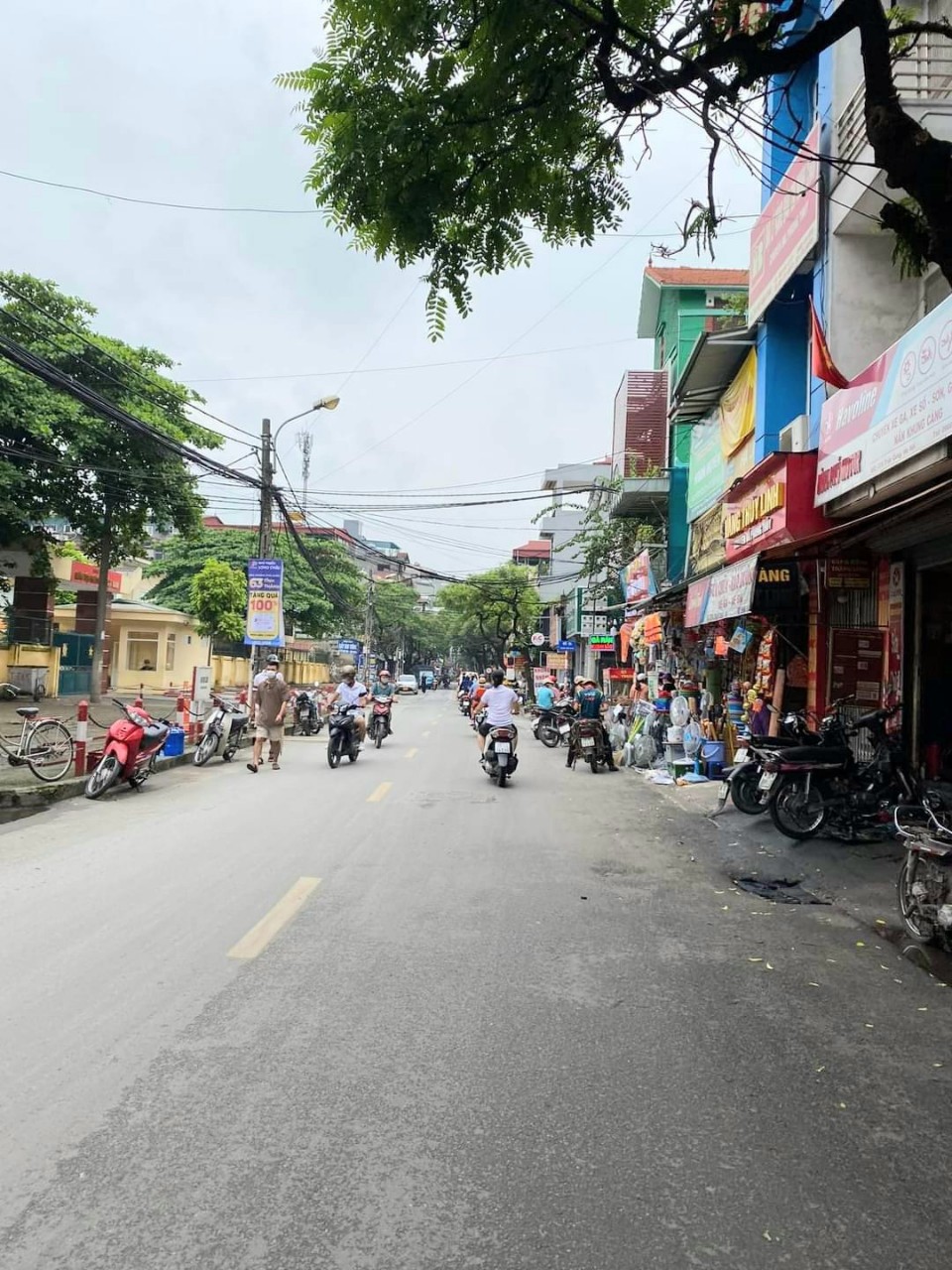 Bán nhà 4 tầng phố Trần Cung chỉ nhỉnh 5 tỷ, Gần oto, 2 thoáng, Đầy đủ tiện ích, Nhà đẹp ở luôn