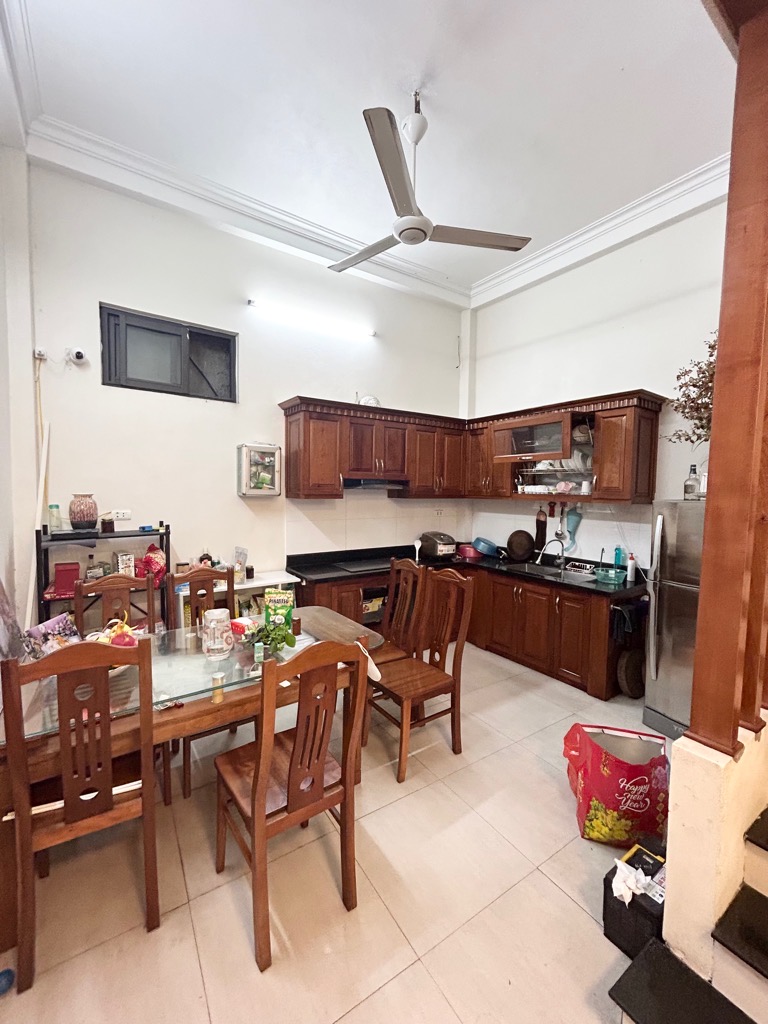 Bán nhà 40m2, 5 tầng Xuân La, Tây Hồ chỉ nhỉnh 7 tỷ, Gần oto, An sinh tốt, Nhà đẹp ở ngay