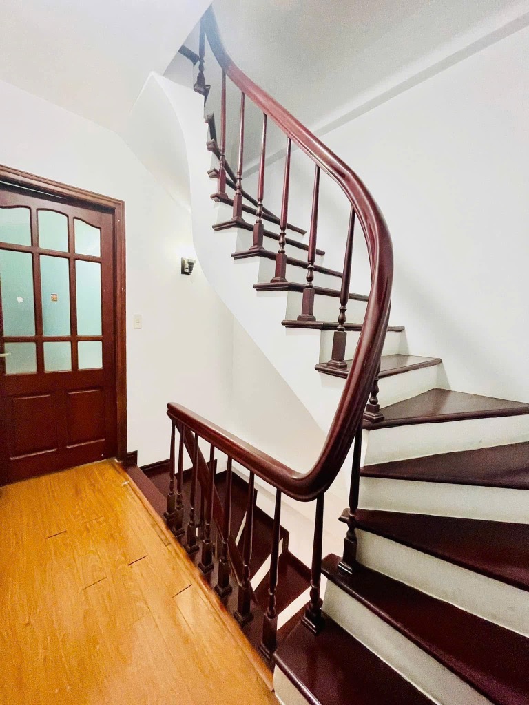 Bán nhà 4 tầng phố Phạm Văn Đồng chỉ 7.x tỷ , Phân lô quân đội, 50m ra oto tránh, 2 thoáng, Dân trí cao, An sinh tốt, Nhà đẹp, Sổ vuông