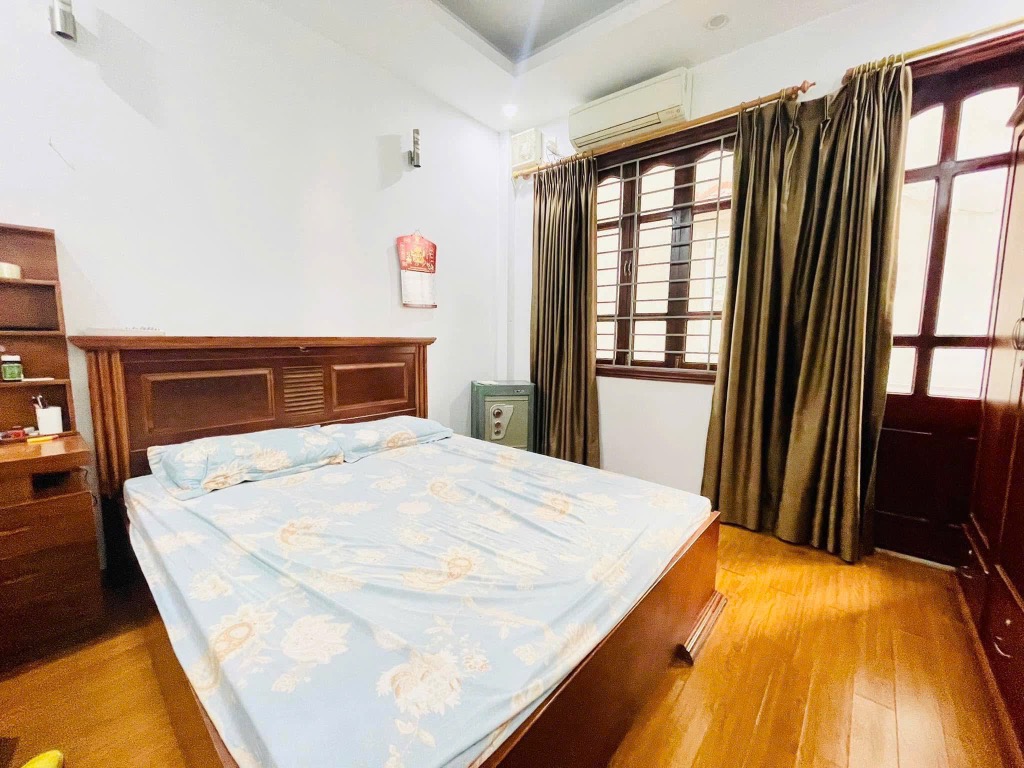 Bán nhà 4 tầng phố Phạm Văn Đồng chỉ 7.x tỷ , Phân lô quân đội, 50m ra oto tránh, 2 thoáng, Dân trí cao, An sinh tốt, Nhà đẹp, Sổ vuông