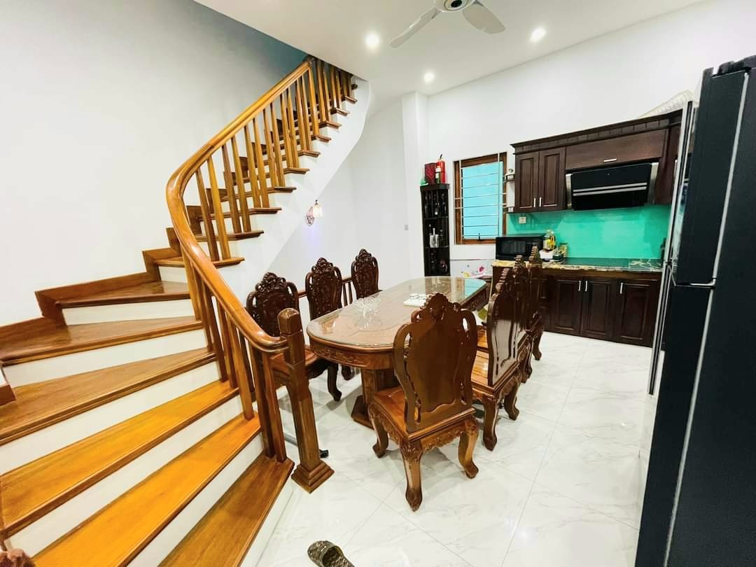 Bán nhà 5 tầng lô góc phố Lê Đức Thọ chỉ nhỉnh 8 tỷ, Oto qua nhà, Ngõ thông, Kinh doanh tốt
