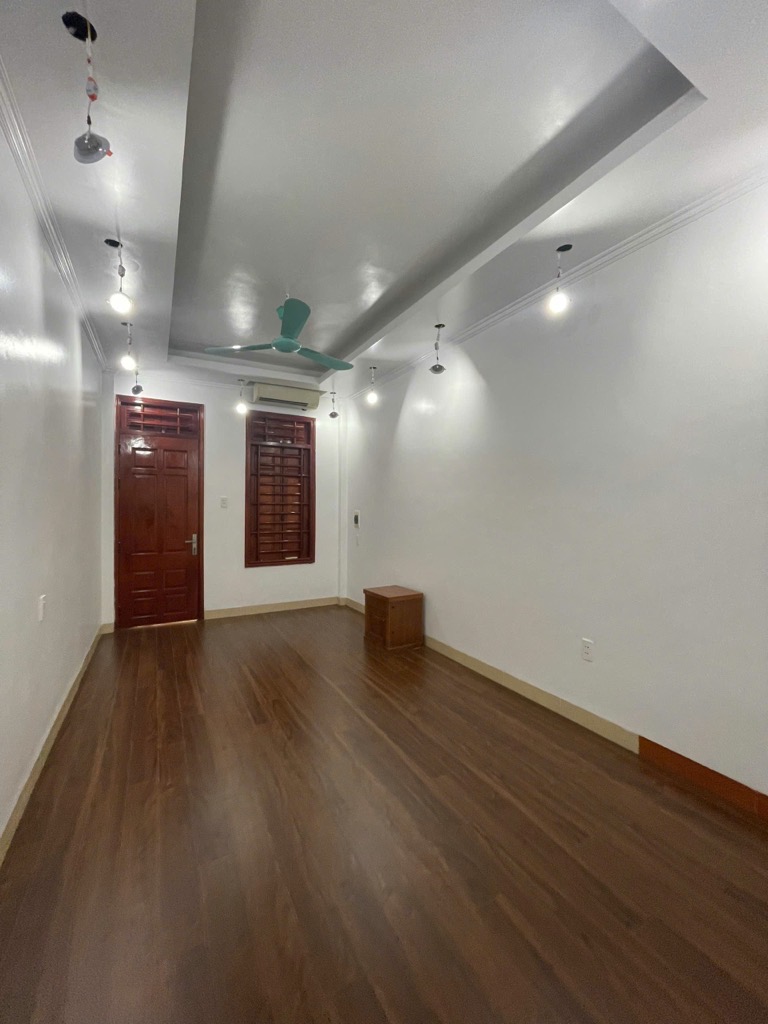 Bán nhà 4 tầng, oto đỗ cửa Phú Diễn chỉ nhỉnh 6 tỷ, Nhà đẹp full nội thất, 2 thoáng, Vừa ở vừa kinh doanh