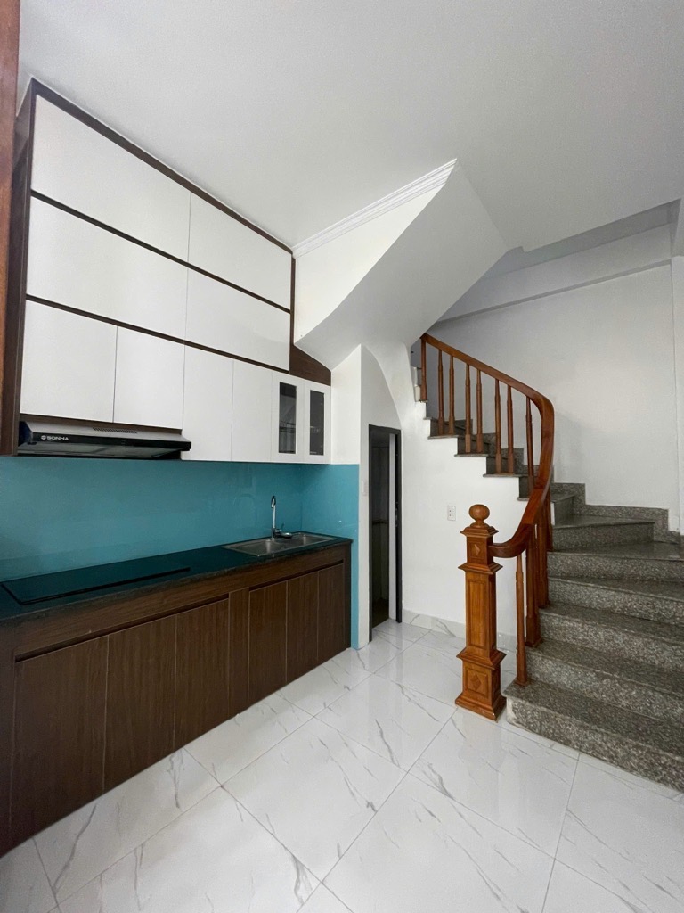 Bán nhà 4 tầng, oto đỗ cửa Phú Diễn chỉ nhỉnh 6 tỷ, Nhà đẹp full nội thất, 2 thoáng, Vừa ở vừa kinh doanh