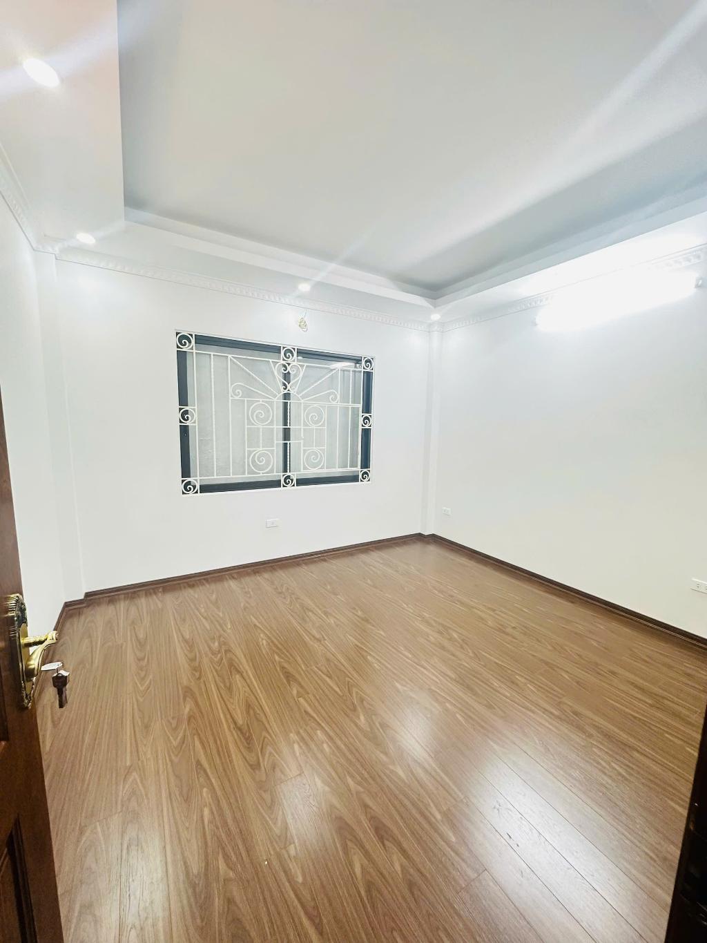 Bán nhà 51m2, 5 tầng thang máy phố Quan Hoa, Cầu Giấy, Gần phố, 2 thoáng, An sinh tốt