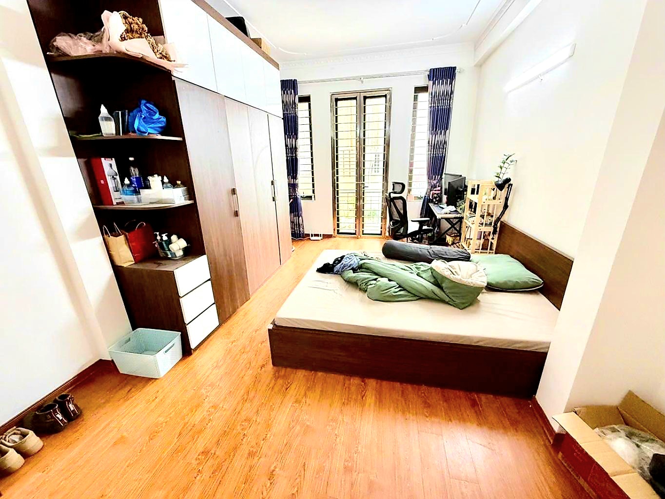 Bán nhà 45m2 phố Đào Tấn, Ba Đình, Gần phố, Ngõ thông, Full nội thất, Nhà đẹp ở luôn