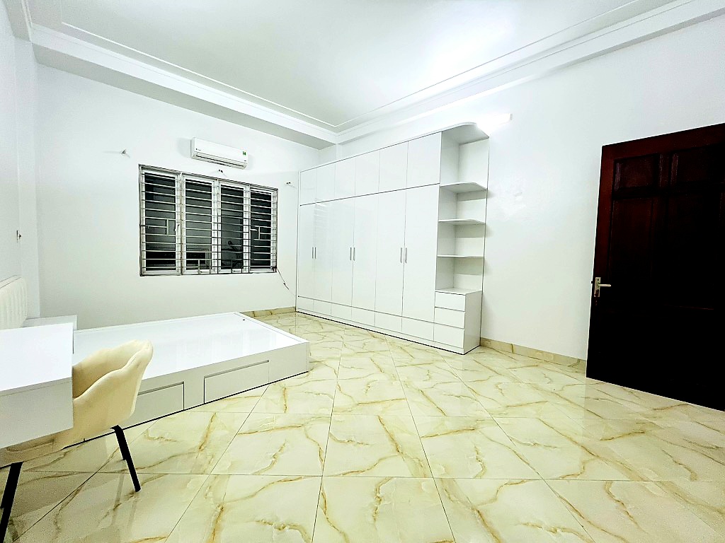 Bán nhà 44m2 phố Xuân Đỉnh chỉ nhỉnh 8 tỷ, 10m ra oto, Gần phố, Full nội thất, Ở ngay