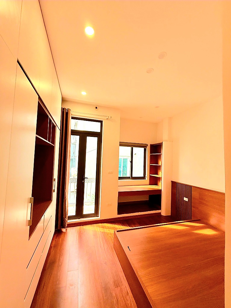 Bán nhà 48m2 Cổ Nhuế, Phạm Văn Đồng, Ngõ nông thoáng, Gần phố, Full nội thất, Ở hoặc cho thuê