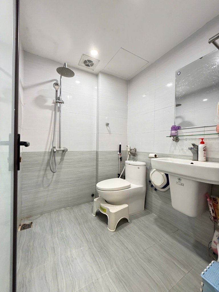 Bán nhà Phú Diễn, Gần oto, Đầy đủ tiện ích, Full nội thất, Nhà đẹp ở luôn, 35m2 chỉ nhỉnh 6 tỷ