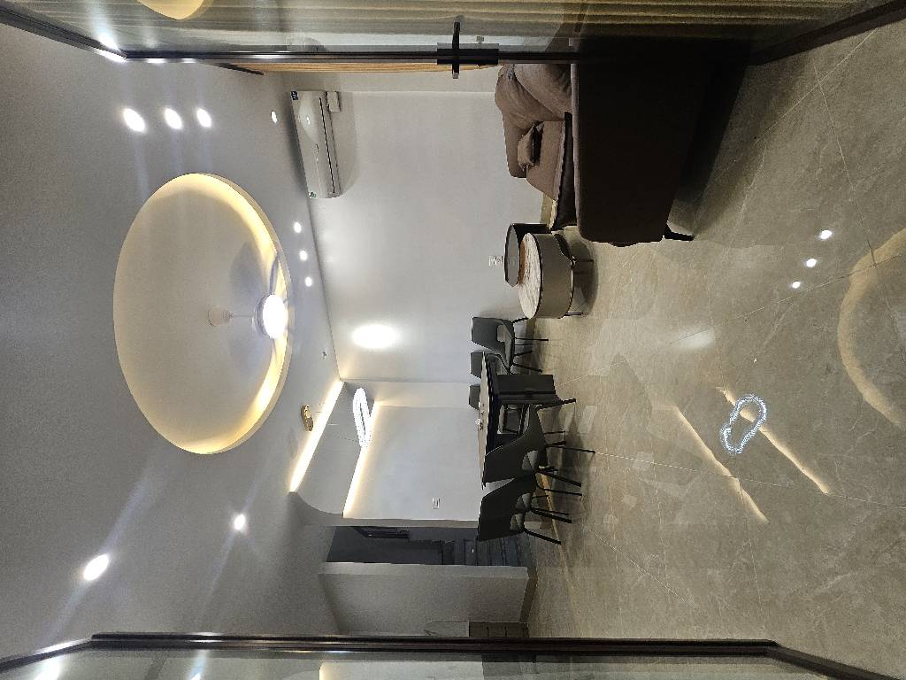 Bán nhà phố Trần Duy Hưng, Cầu Giấy, 50m ra phố, Lô góc, Thang máy nhập, Nội thất xịn, Ngõ thông, Kinh doanh, 49m2, Chỉ 1x tỷ