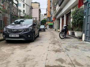 Bán mảnh đất đẹp 42m2 Võng Thị, Tây Hồ, 50m ra oto, Ngõ thông, An sinh tốt, Xây ở hoặc cho thuê
