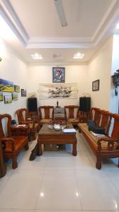 Bán nhà 5 tầng 40m2 đường Cầu Giấy, 30m ra oto, Gần phố, An sinh tốt, Ngõ thông, Ở hoặc cho thuê