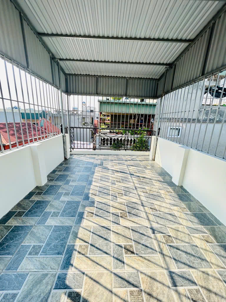 Bán nhà Nam Dư 30m2 gần phố, i10 đỗ cửa, ngõ thông, nhiều tiện ích, giá 5.9 tỉ