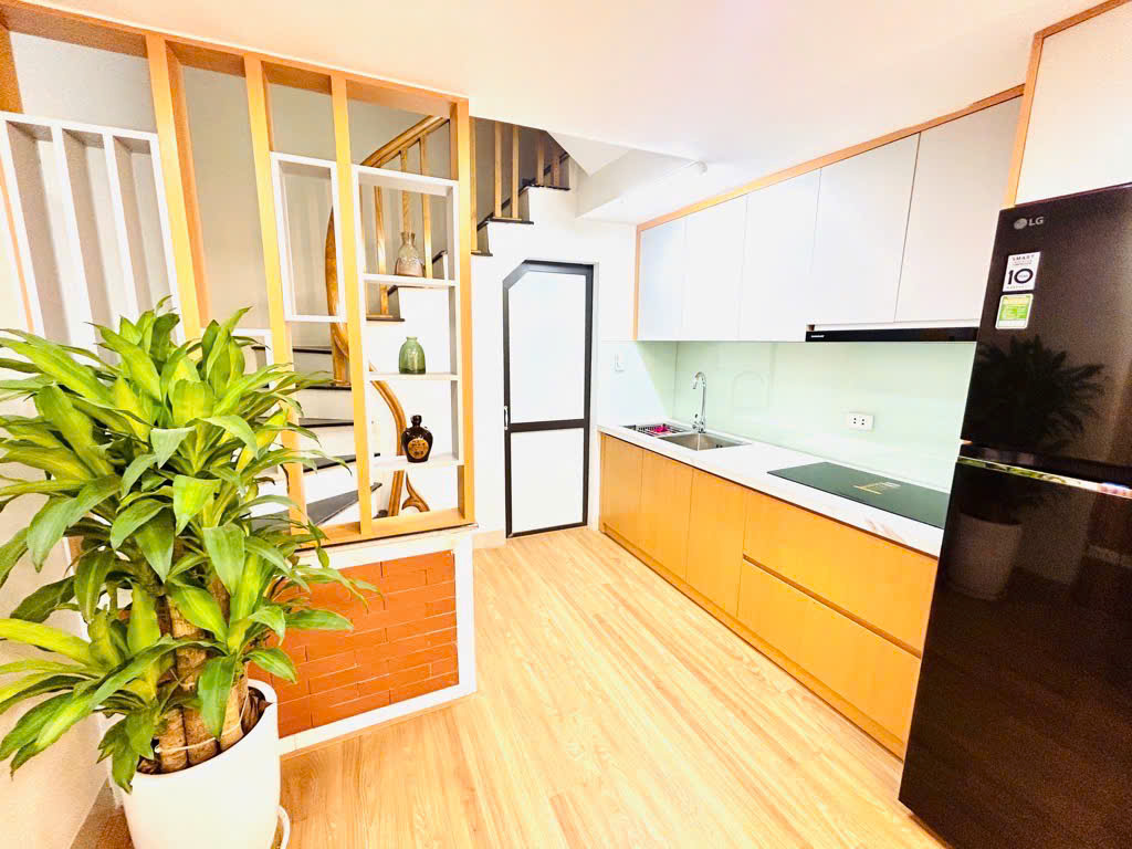 Bán nhà Nam Dư 30m2 gần phố, i10 đỗ cửa, ngõ thông, nhiều tiện ích, giá 5.9 tỉ