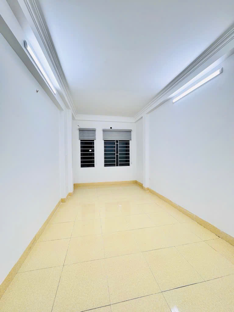 Bán nhà Nam Dư 31m2 x 5 tầng – 10m ra phố, ngõ ba gác, tặng full nội thất, muôn vàn tiện ích, giá 5.xx tỉ