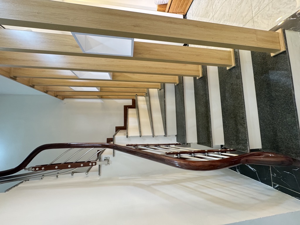 Bán nhà Siêu Đẹp phố Ngọc Thuỵ - Full nội thất