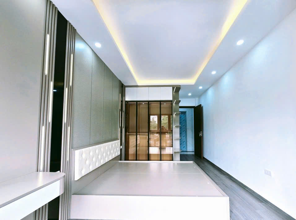 BÁN NHÀ MỚI VĂN TRÌ- NHÀ MỚI TINH 5 TẦNG – HƠN 30M2 – NHỈNH 6 TỶ - Ô TÔ ĐỖ