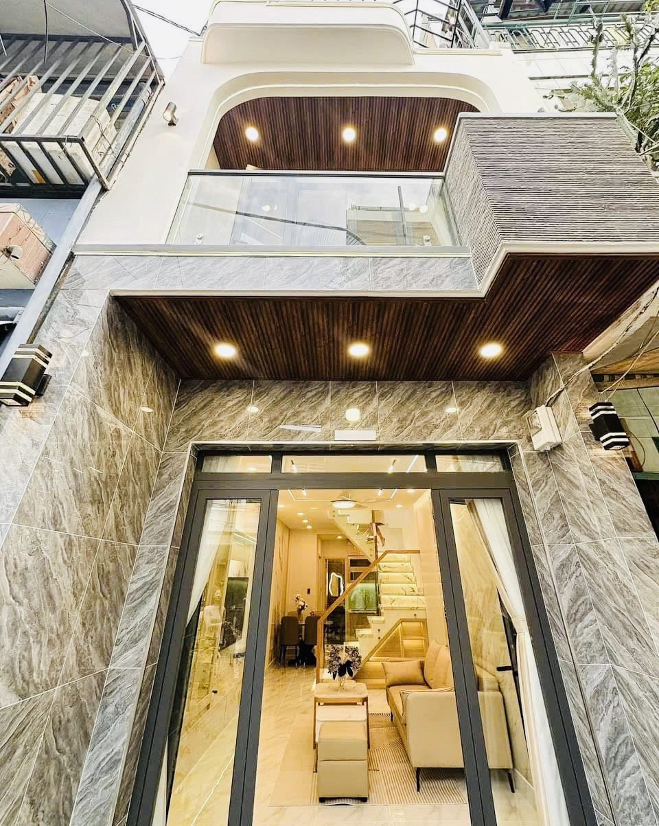 Nhà Gò Vấp 4.7 tỷ gần Chợ Gò Vấp 500m, sổ riêng, ở ngay!