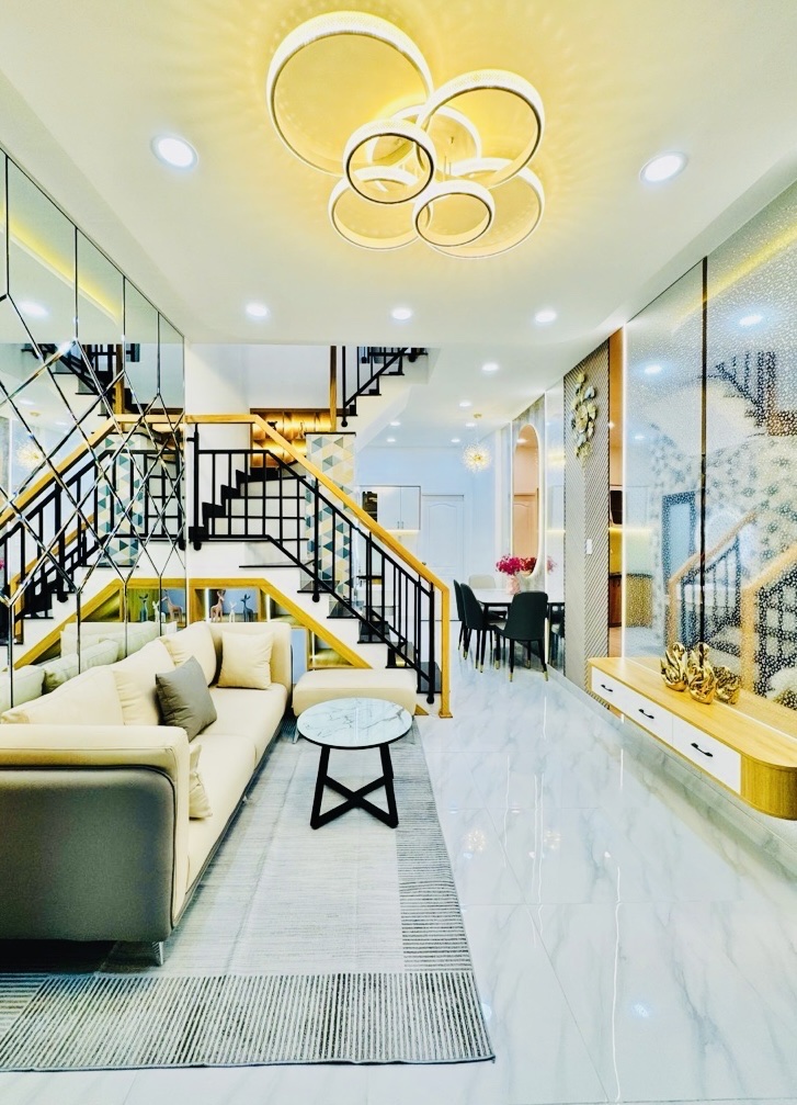 Nhà Gò Vấp 4.7 tỷ gần Chợ Gò Vấp 500m, sổ riêng, ở ngay!