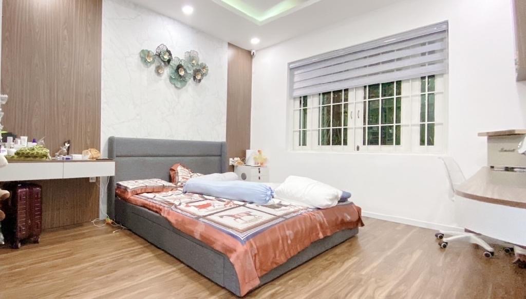 Nhà 2 Tầng Siêu Rộng ngay tt Quận 7, Nội thất đẹp lung linh