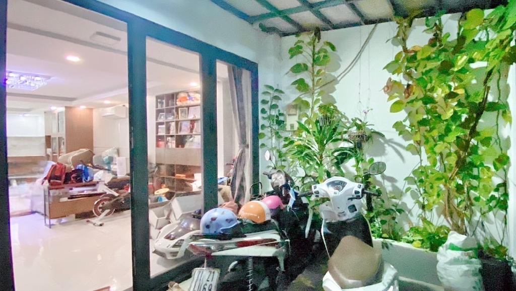 Nhà 2 Tầng Siêu Rộng ngay tt Quận 7, Nội thất đẹp lung linh