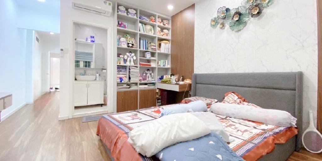 Nhà 2 Tầng Siêu Rộng ngay tt Quận 7, Nội thất đẹp lung linh