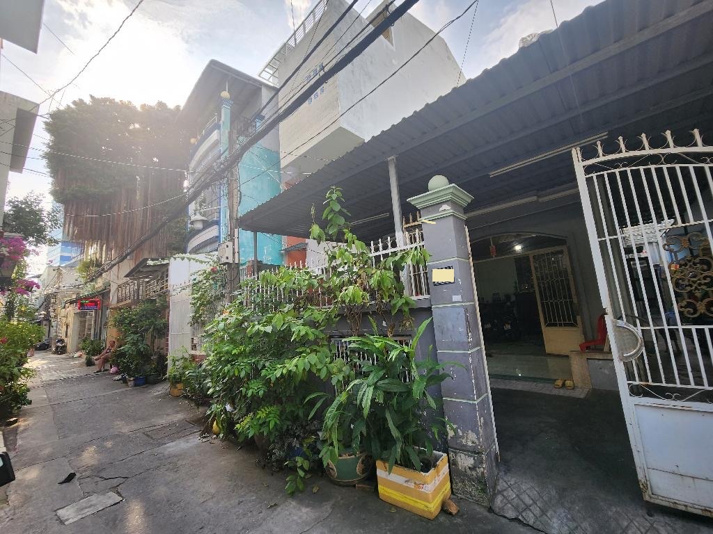 Bán nhà cũ Tiện xây mới Quận 7, rộng 160m2 thổ cư Ngang gần 7m