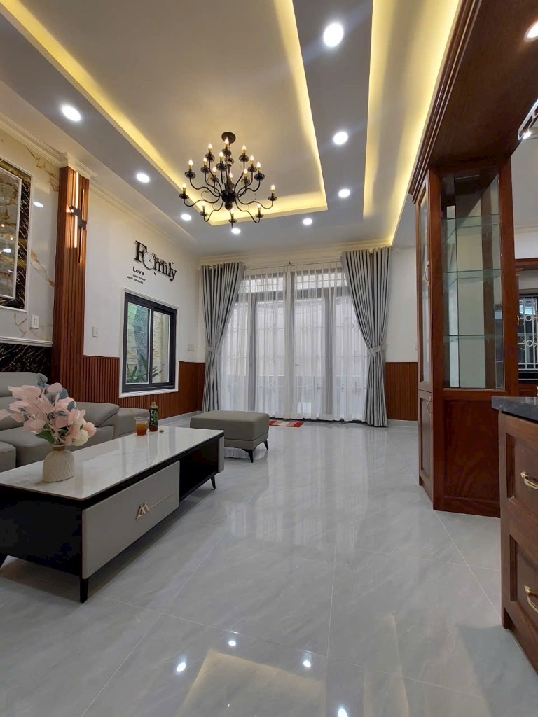 Bán nhà 3 Tầng full nội thất cao cấp vào ở ngay, Nhà rất rộng 4PN Quận 7