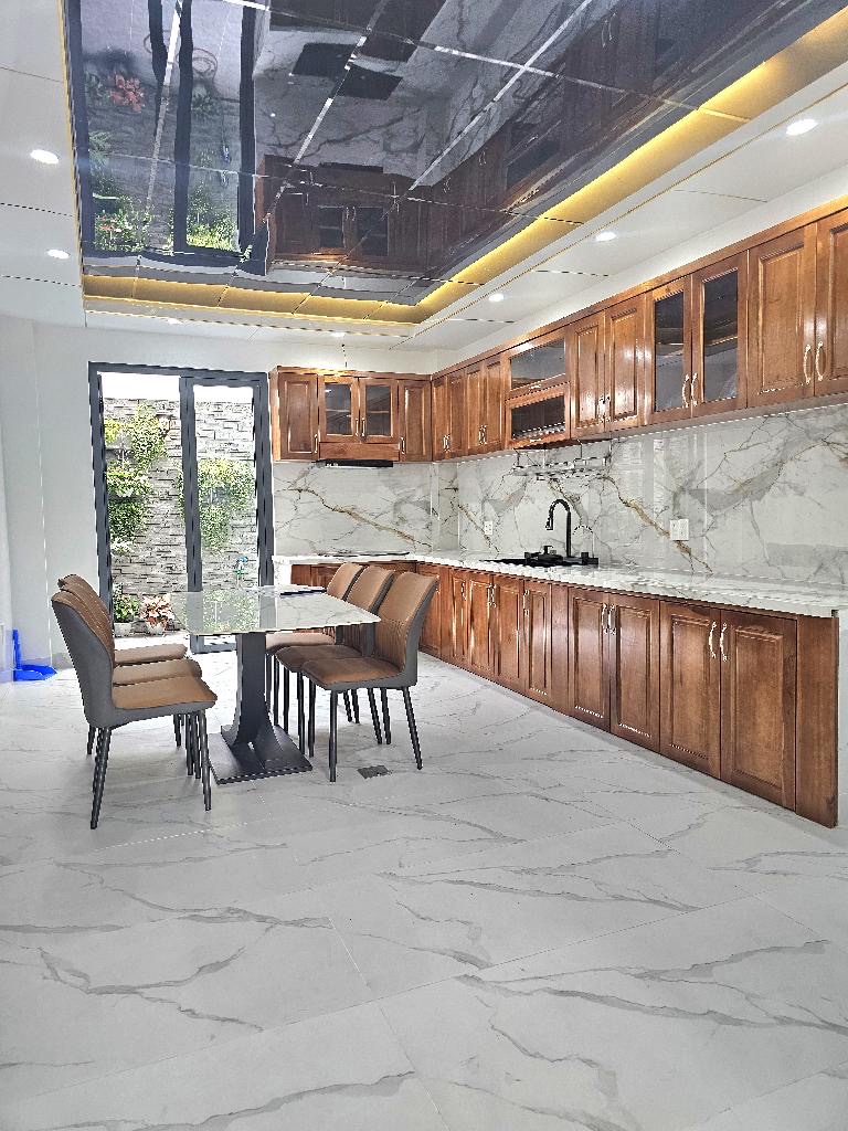 Bán nhà mặt tiền 6 Tầng Mới Xây có thang máy, Nội Thất Siệu ĐẸP Quận 7